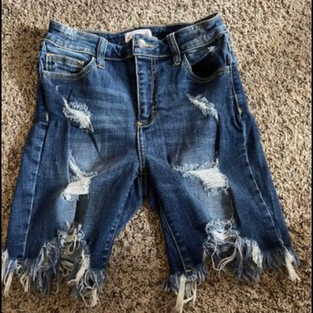 Womens CELLO Distressed Shorts. Size S